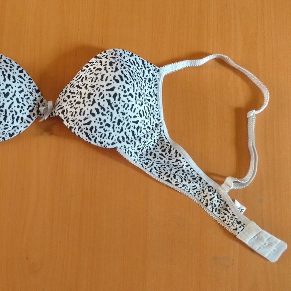 Boobs & Bloomers Bra - Picture 3 of 9